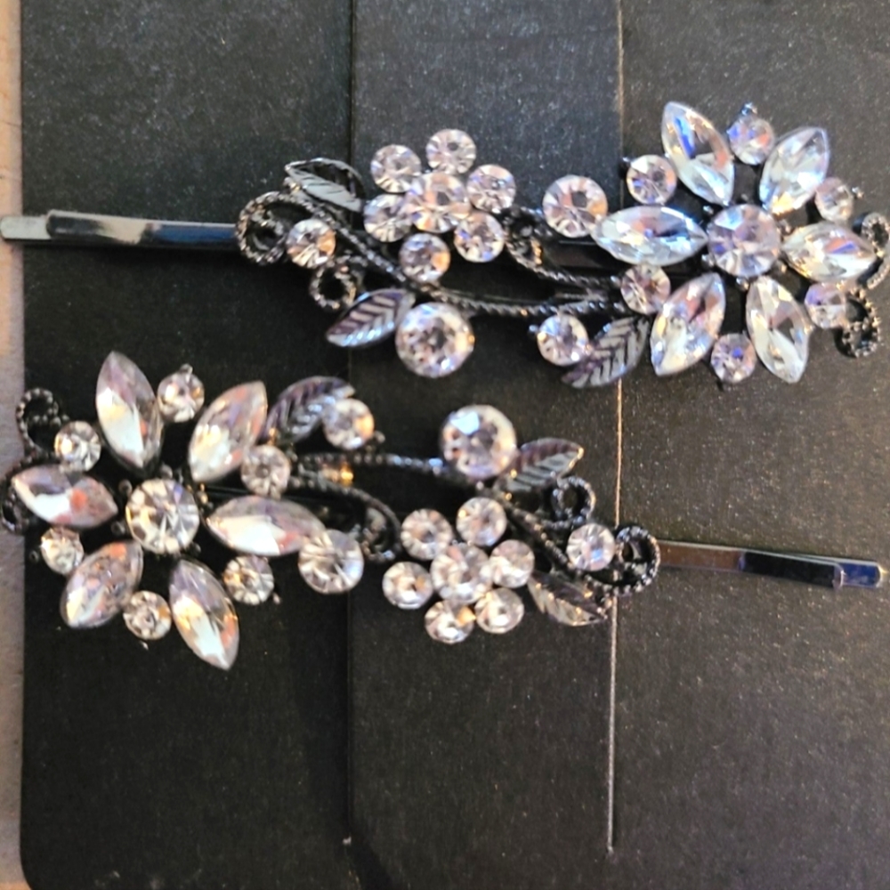 NWT Formal Floral Rhinestone Hair Bobbypins